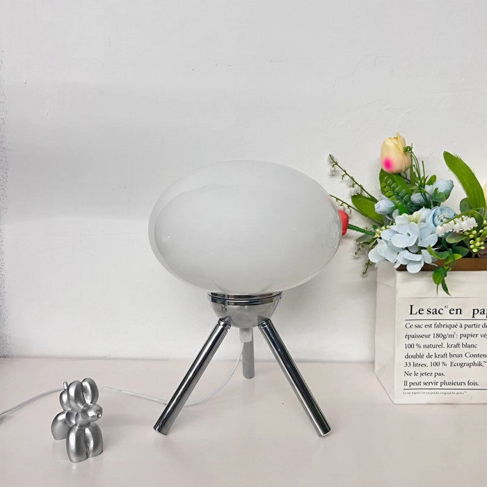 Lisslune | TripodGlow modern table lamp made of glass