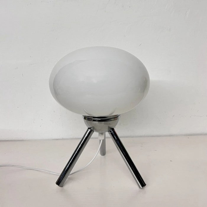 Lisslune | TripodGlow modern table lamp made of glass