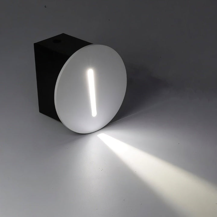 Lisslune | Luca – Stylish stair lighting with sensor technology