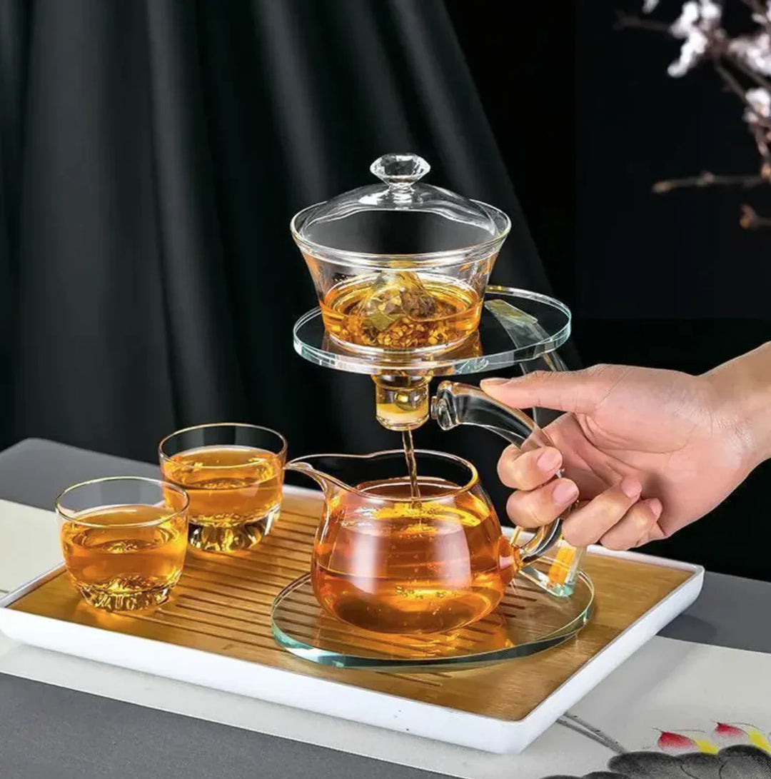 Lisslune | lounging teapot made of glass