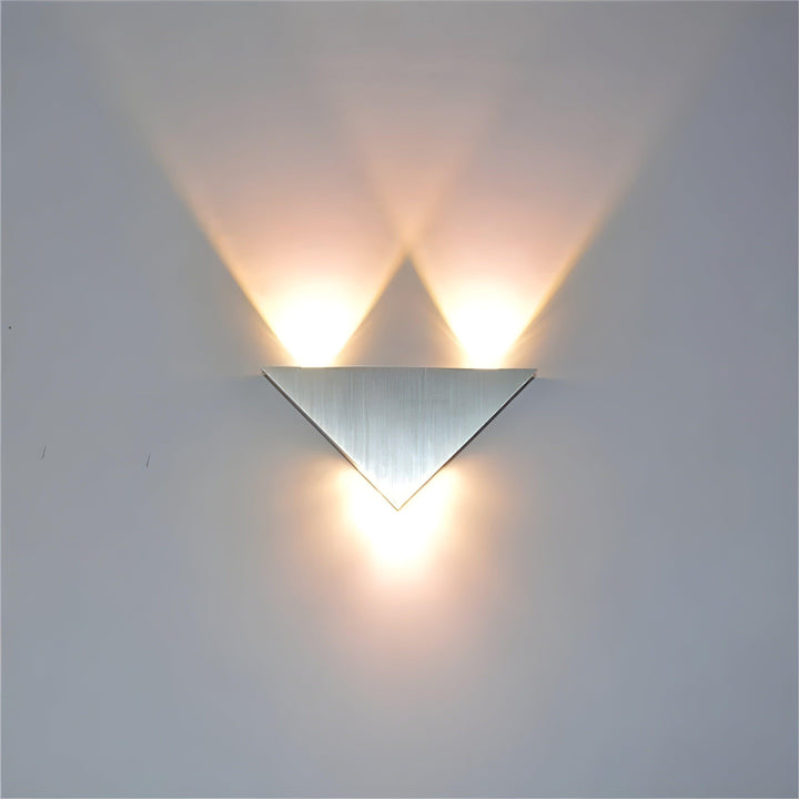 Lisslune | LuxeGolw LED modern wall light – elegant ambient lighting