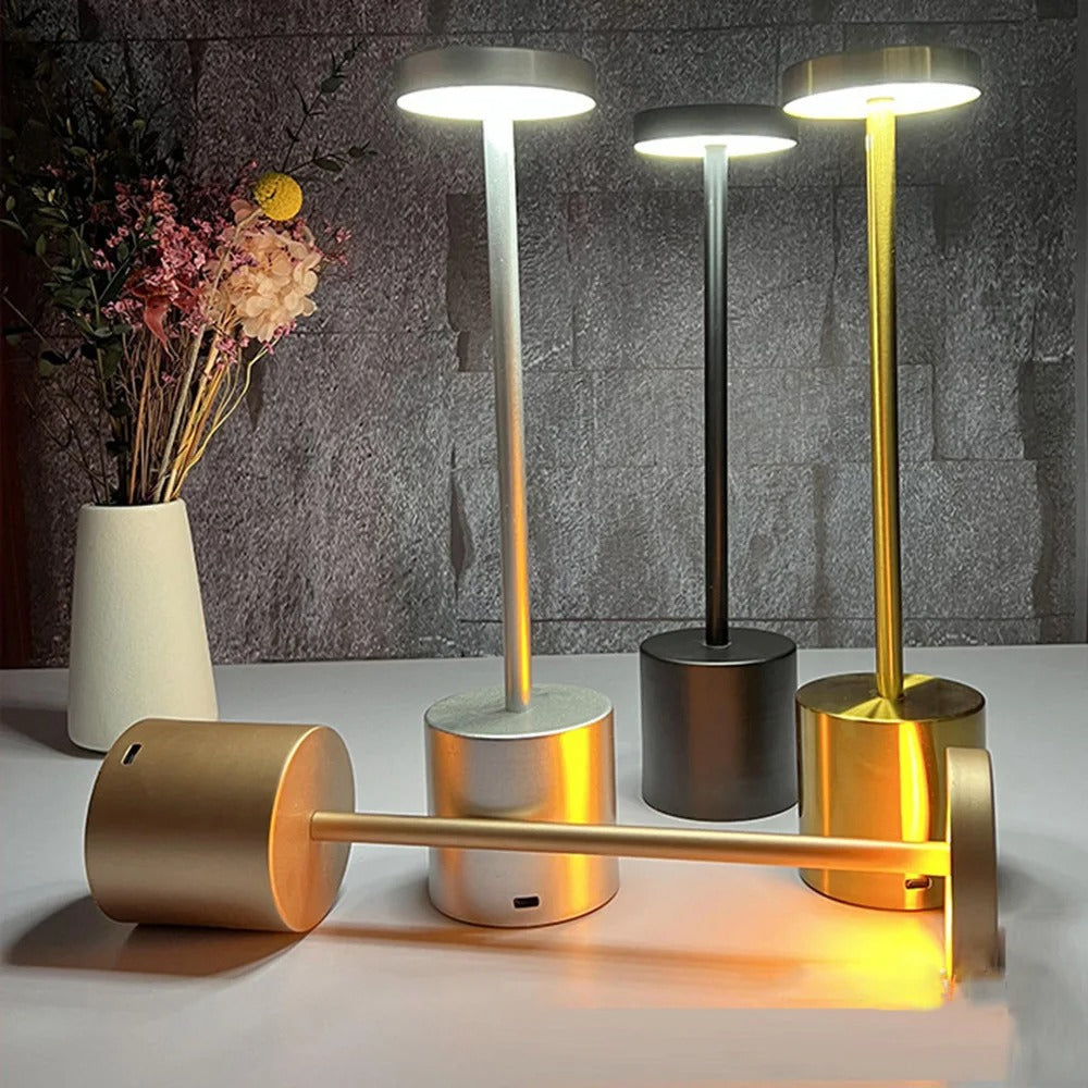 Lisslune | Metallic Minimalistic Restaurant Table Lamp