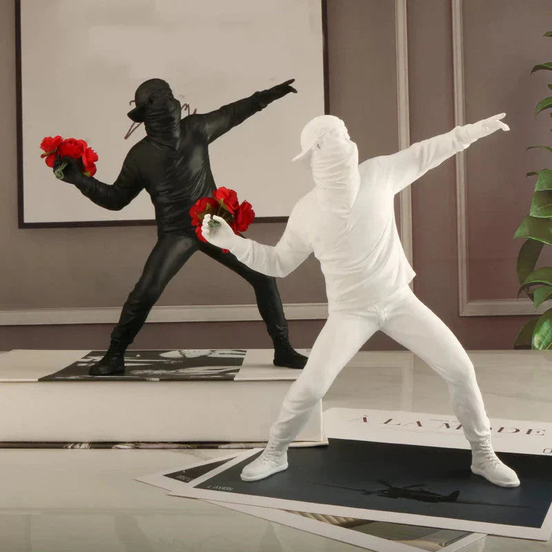 Lisslune | BloomThrower Modern Flower Thrower Statue