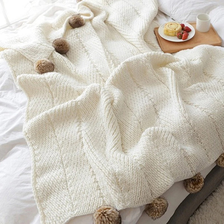 Lisslune | KnitPom - Adorable Pompon Chenille Blanket