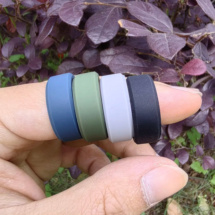 Lisslune | Black Silicone Ring Set x 4– Stylish and Durable Wedding Band Alternative