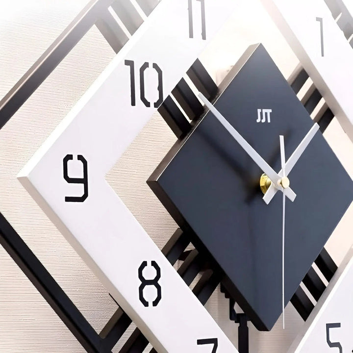 Lisslune | TimelessSquare - Simple square wall clock