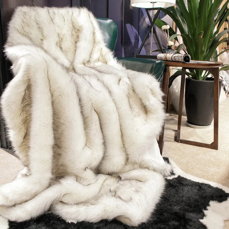 Lisslune | VelvaLuxe - Cozy Elegance Synthetic Fur Blanket