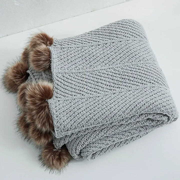 Lisslune | KnitPom - Adorable Pompon Chenille Blanket