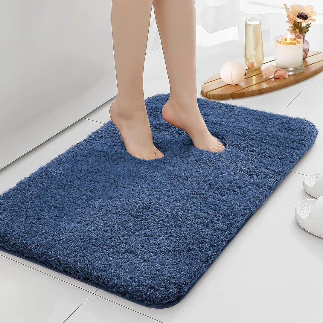 Lisslune | Thickened Plush Anti-Slip Bathroom Mat | Super Absorbent, Durable & Machine Washable for Shower, Sink & Toilet Use
