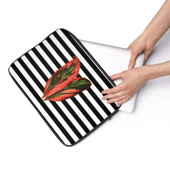 Lisslune | Elegant Style: Maison d'Elite Laptop Cases - Premium Protection for Your Tech