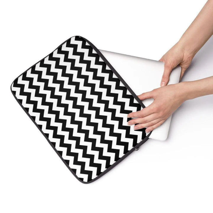 Lisslune | Elegant Laptop Sleeve: Designed for the Modern Professional