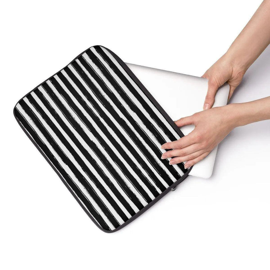Lisslune | SophisticatedShield Laptop Sleeve - Stylish Protection for Your Device