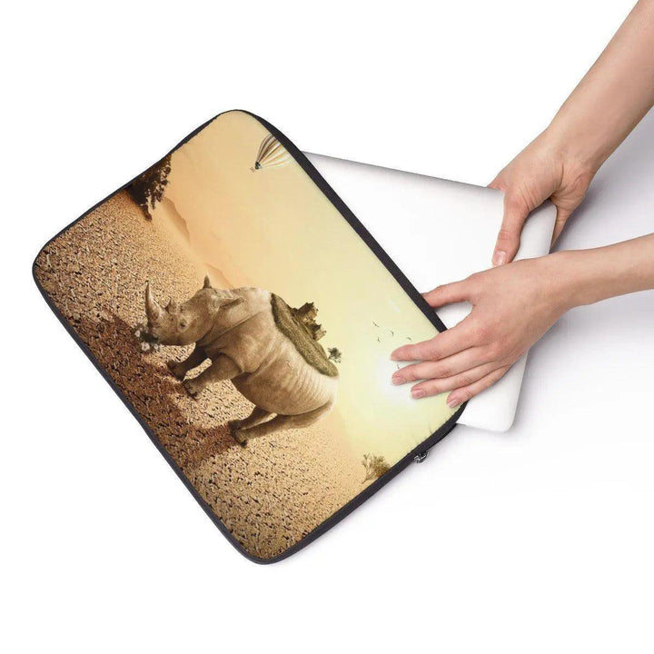Lisslune | Maison d'Elite Chic Laptop Sleeve - Ultimate Device Protection in Style