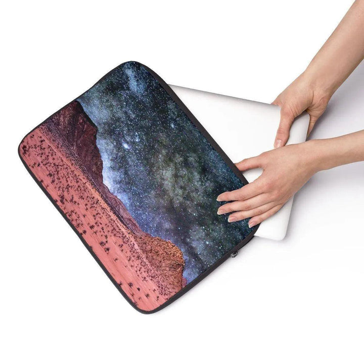 Lisslune | SleekShield Laptop Sleeves - Elegant Protection for Your Device