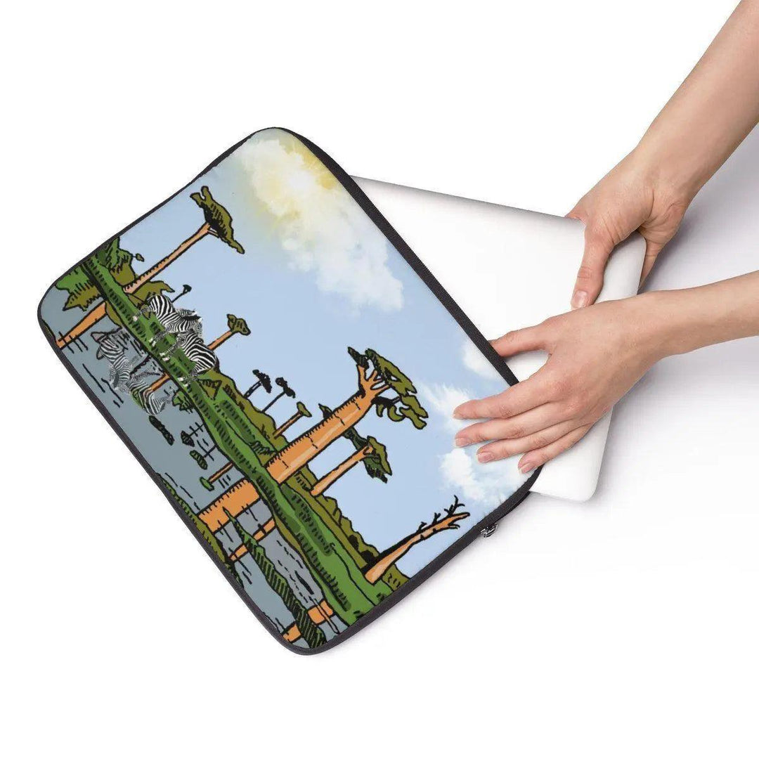 Lisslune | Elegant Protection: Maison d'Elite Laptop Sleeves for Style and Durability