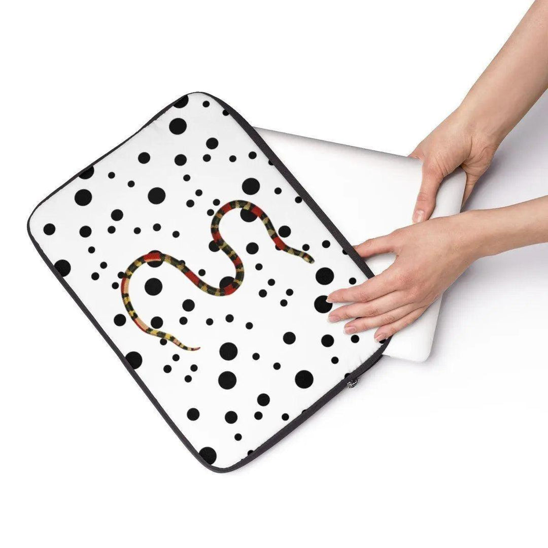 Lisslune | Elegant & Protective Laptop Sleeve by Elite Maison - Your Stylish Tech Accessory