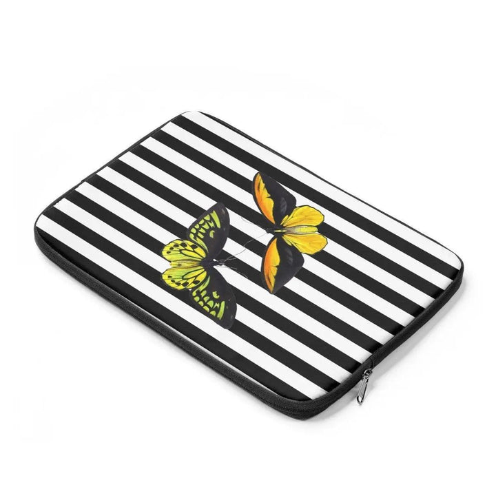 Lisslune | Urban Chic Laptop Sleeve - Stylish defense for professionals on the go