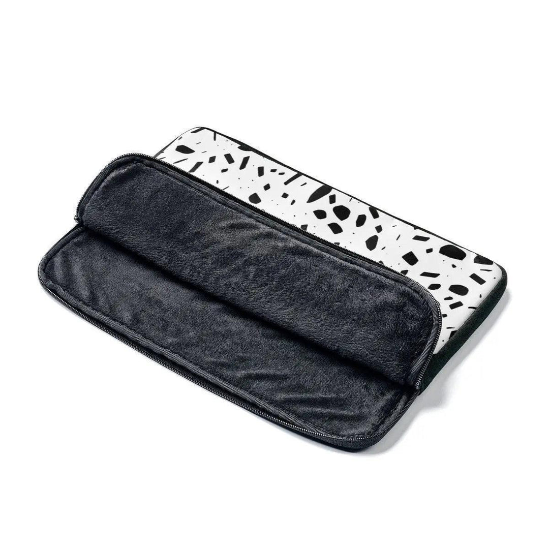 Lisslune | Stylish protective case for laptops by Chic Elite Maison