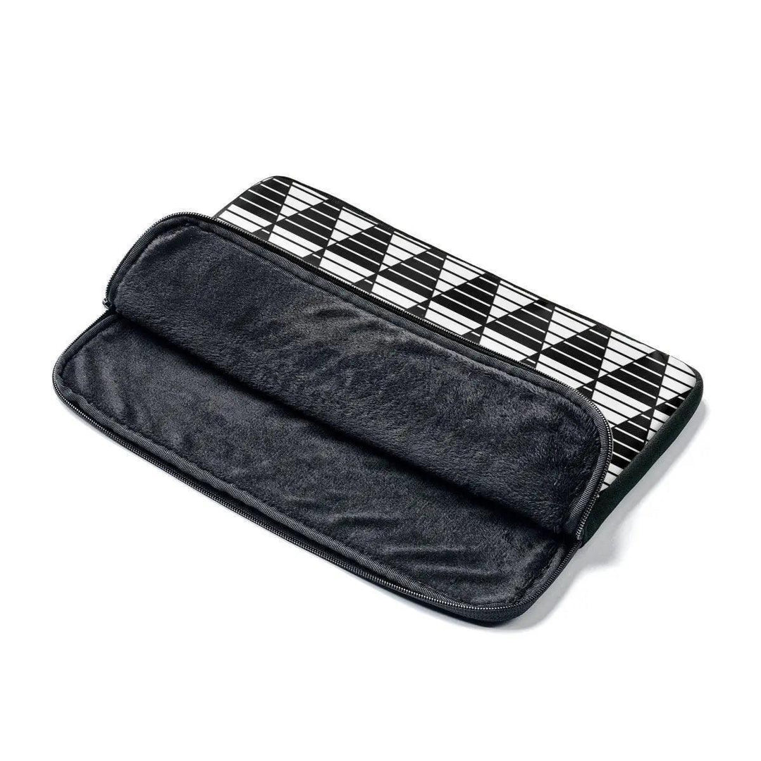 Lisslune | SleekGuard Laptop Sleeves - Chic Safety for Your Essential Devices