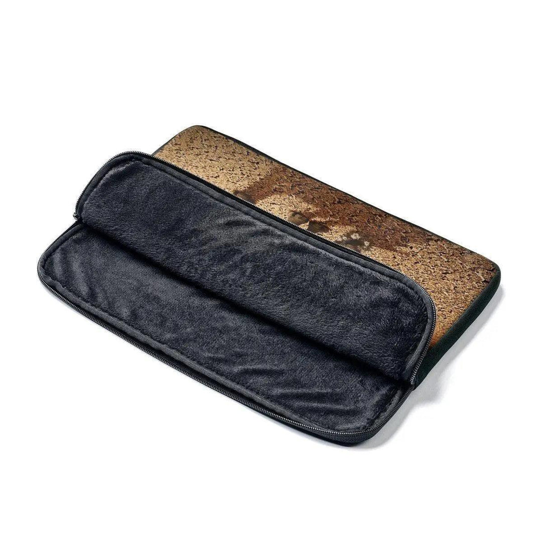 Lisslune | Maison d'Elite Chic Laptop Sleeve - Ultimate Device Protection in Style