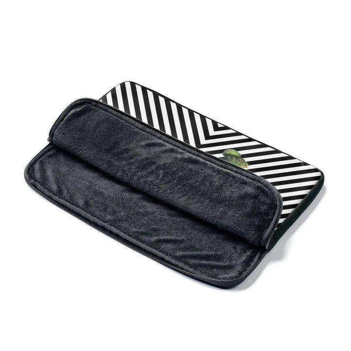 Lisslune | Chic Maison Laptop Sleeve - Trendy Tech Protector for Enhanced Security