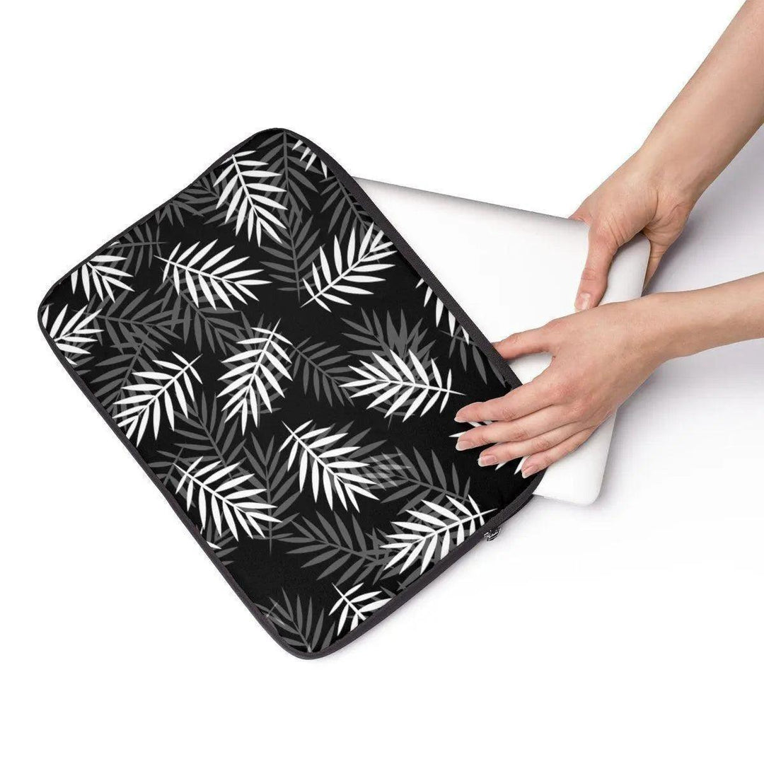 Lisslune | TechGuard Laptop Shield - Stylish and reliable protection for your device