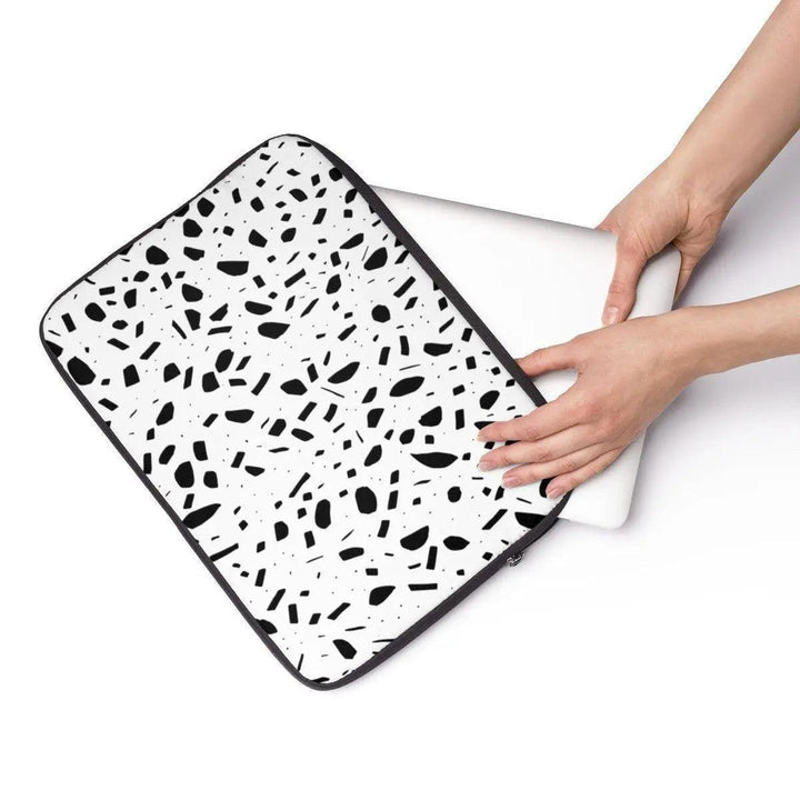 Lisslune | Stylish protective case for laptops by Chic Elite Maison