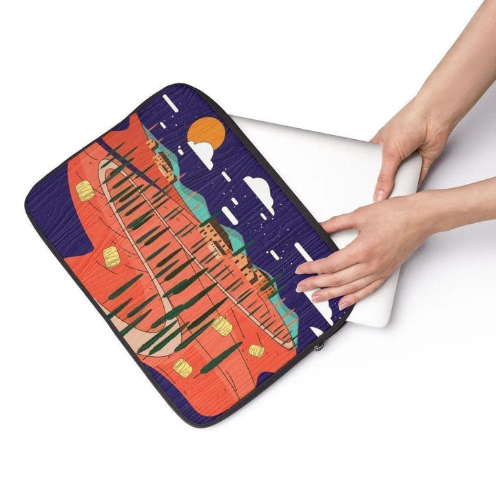 Lisslune | Sophisticated Protection: Maison d'Elite Stylish Laptop Sleeve