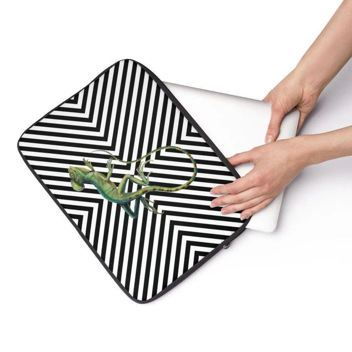 Lisslune | Chic Maison Laptop Sleeve - Trendy Tech Protector for Enhanced Security