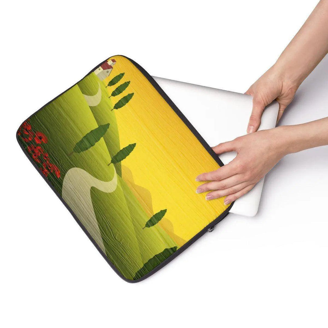 Lisslune | Urban Chic Laptop Protector by Elite Maison - Stylish Defense for Professionals on the Move