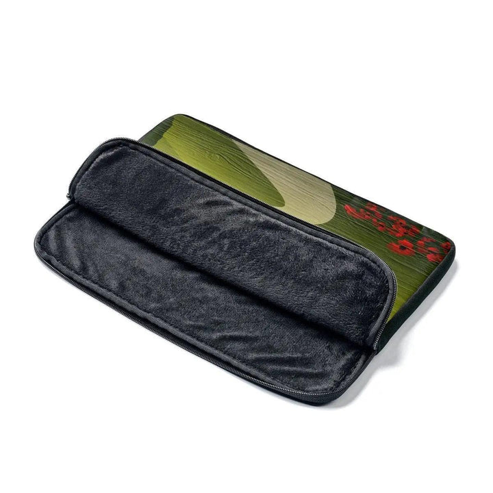 Lisslune | Urban Chic Laptop Protector by Elite Maison - Stylish Defense for Professionals on the Move
