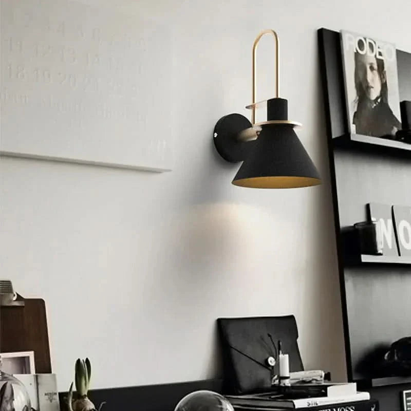 Lisslune | Minimalist Wall Lamp with Modern Sleek Design