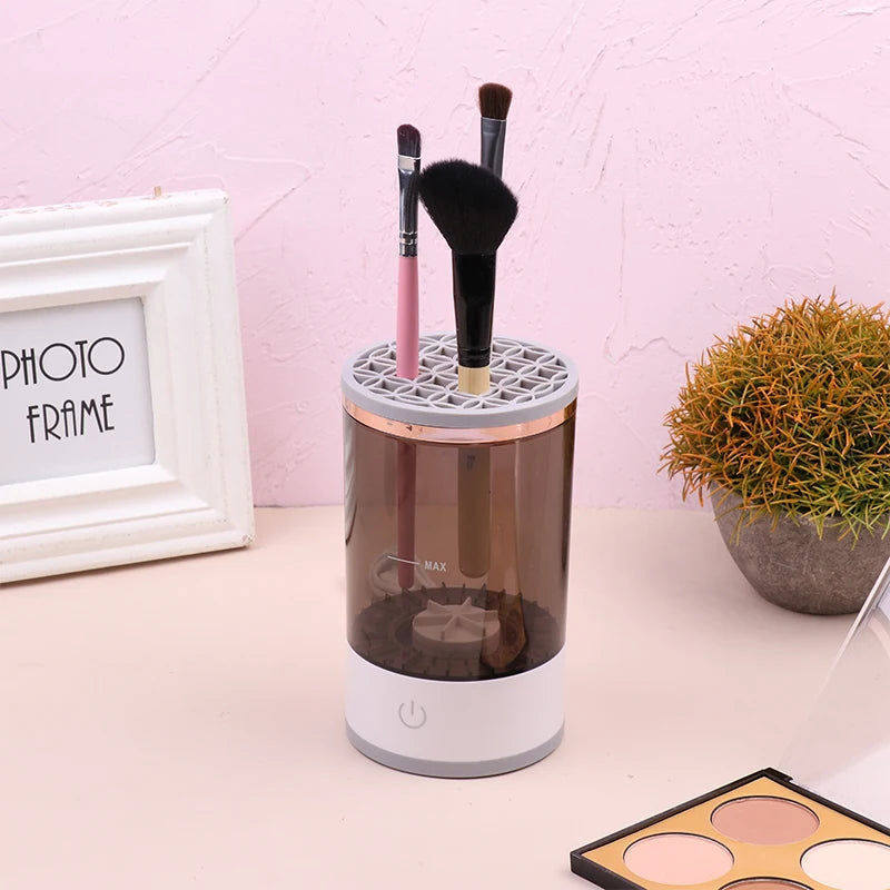 Lisslune | BristleCare - Fast and easy cleaning of makeup brushes for ultimate hygiene
