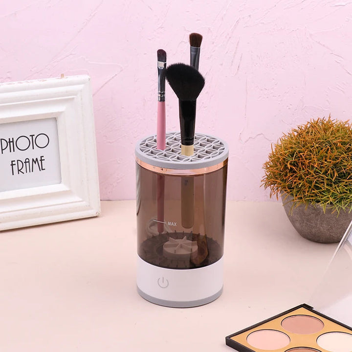 Lisslune | BristleCare - Fast and easy cleaning of makeup brushes for ultimate hygiene