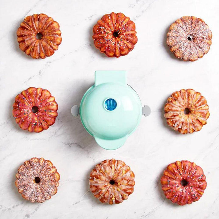 Lisslune | Mini Cake Baker – Compact Bundt Cake Maker for Delicious Mini Cakes