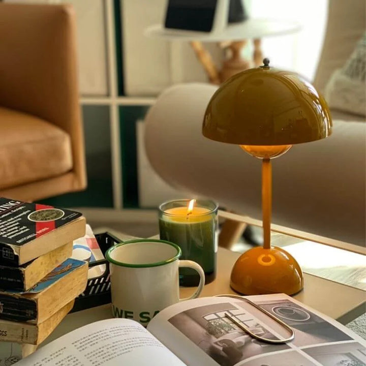 Lisslune | Modern Table Lamp - this is USB WARNING