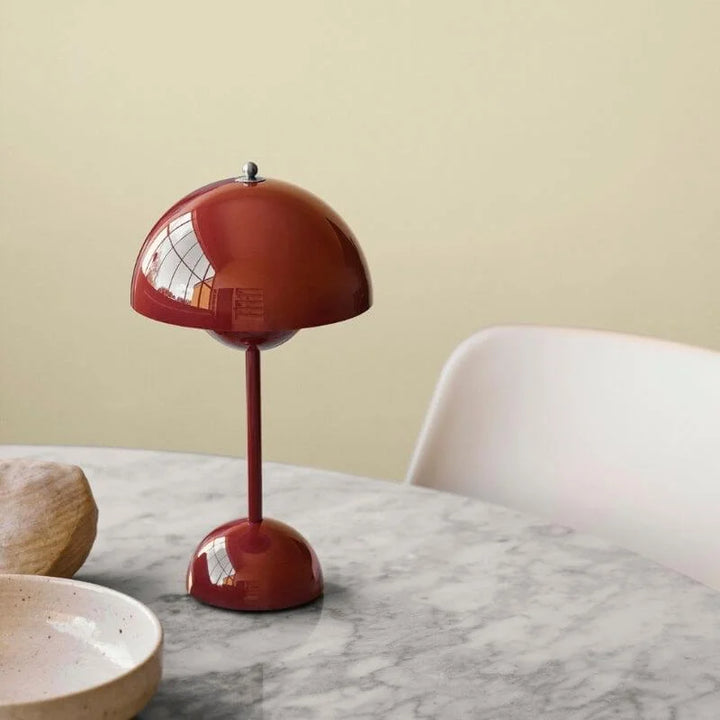 Lisslune | Modern Table Lamp - this is USB WARNING