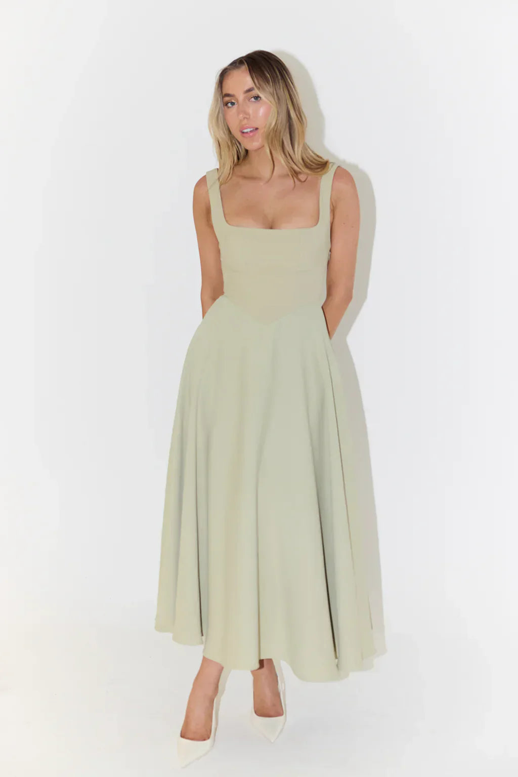 Lisslune | Midi Dress with High Waist and Square Neckline