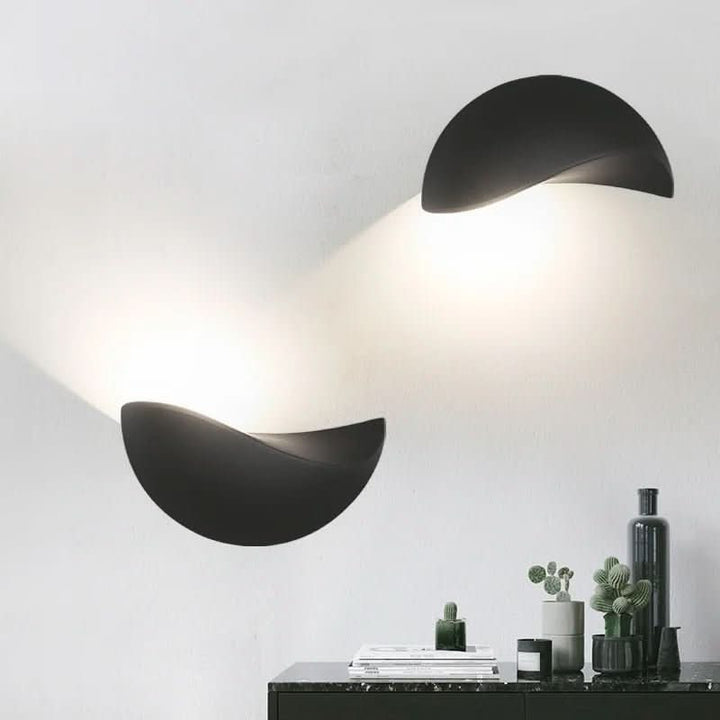 Lisslune | Minimalist Half-Round LED Wall Light – Modern Indoor/Outdoor Lamp