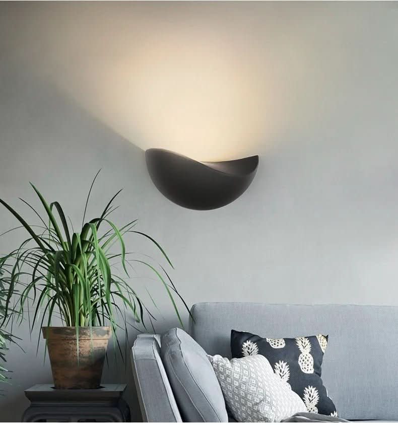 Lisslune | Minimalist Half-Round LED Wall Light – Modern Indoor/Outdoor Lamp