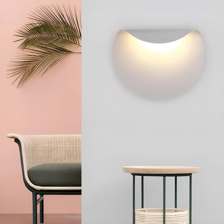 Lisslune | LumaGlow – Minimalist wall light with soft, ambient light