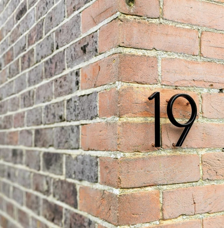 Lisslune | Modern House Numbers – 3D Floating Effect & Weatherproof Zinc Alloy Design