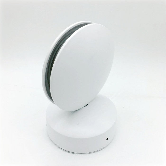 Lisslune | AuraLuxe LED light creates an elegant atmosphere