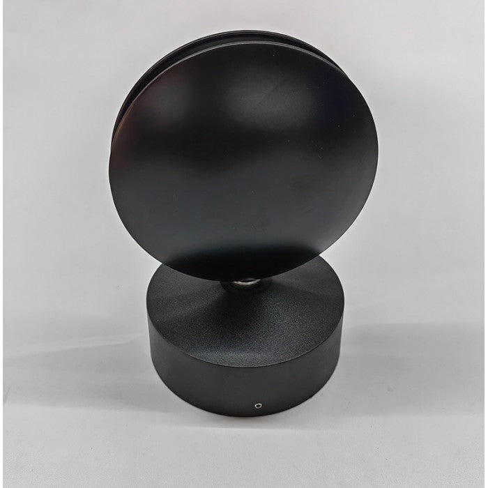 Lisslune | AuraLuxe LED light creates an elegant atmosphere