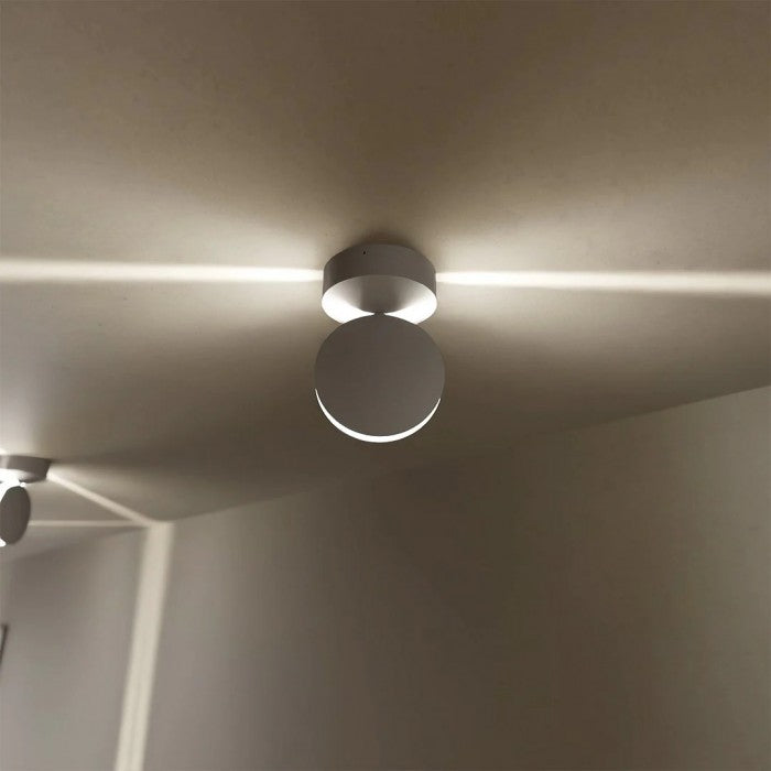 Lisslune | AuraLuxe LED light creates an elegant atmosphere
