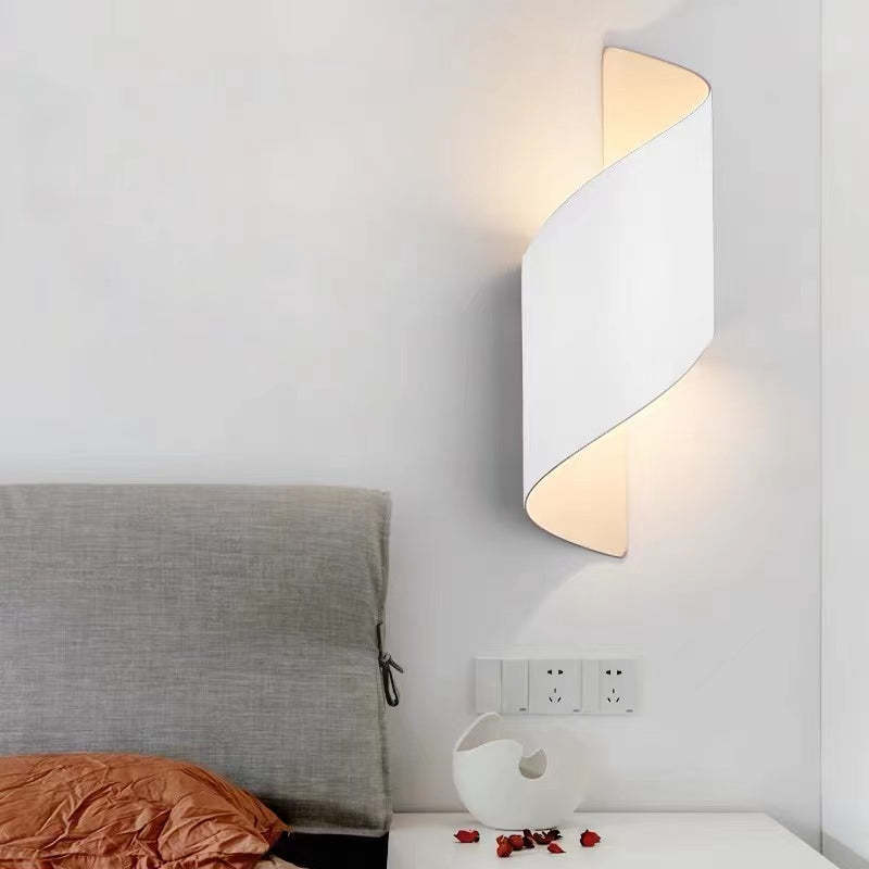 Lisslune | Modern Spiral LED Wall Light - TwistLight