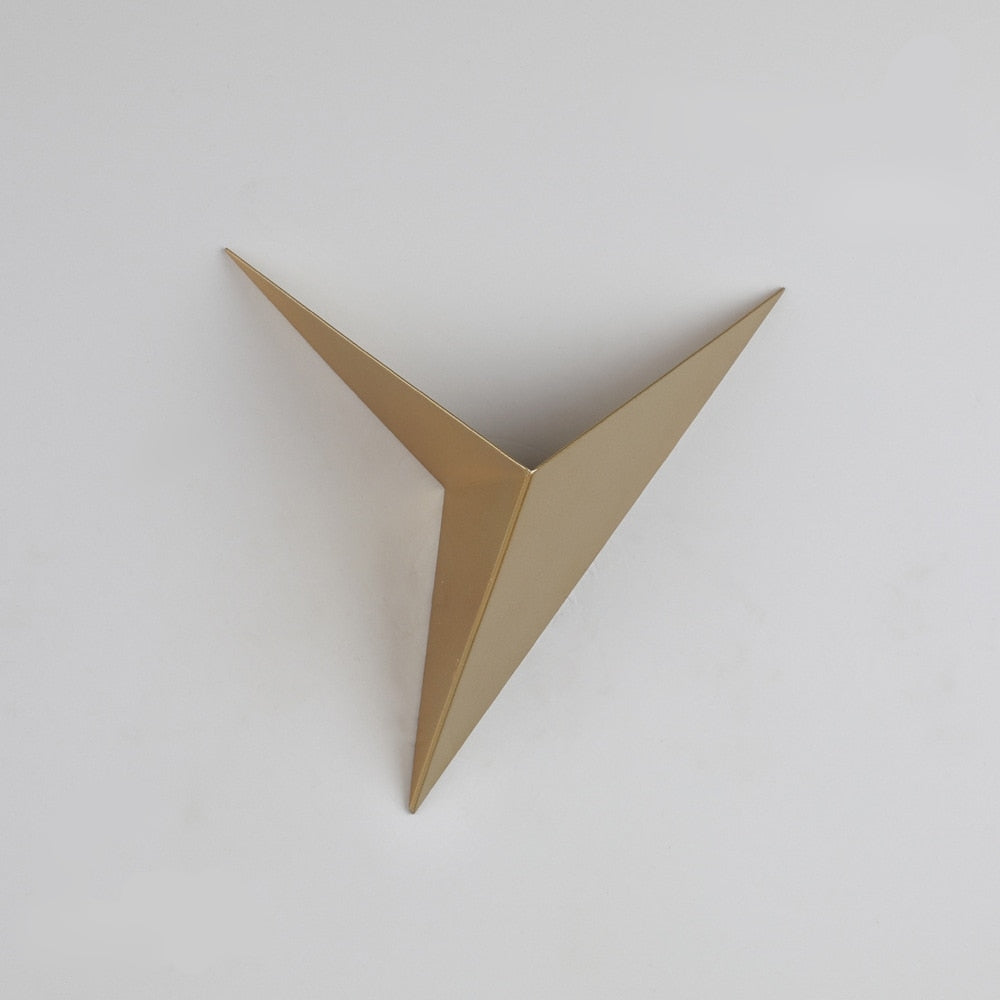 Lisslune | Modern Triangular Wall Lamp - TrigoLux
