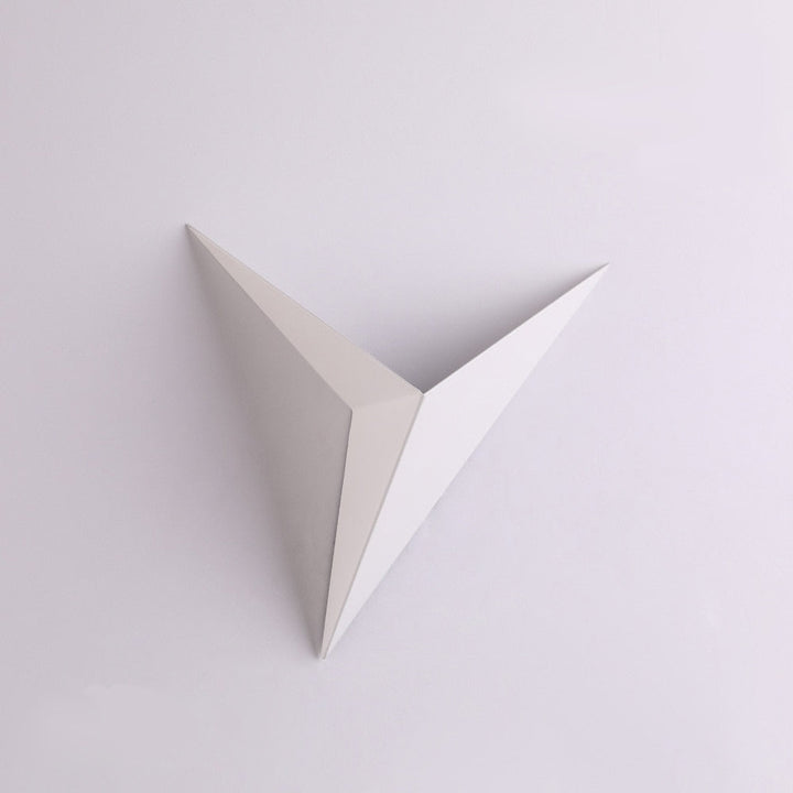 Lisslune | Modern Triangular Wall Lamp - TrigoLux