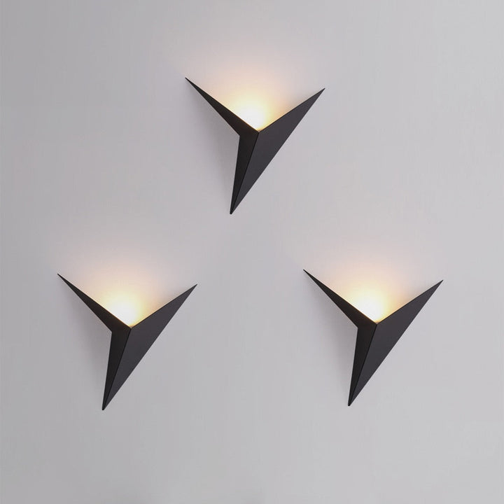 Lisslune | Modern Triangular Wall Lamp - TrigoLux