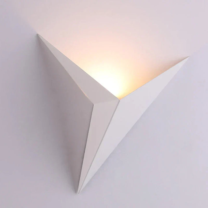 Lisslune | Modern Triangular Wall Lamp - TrigoLux
